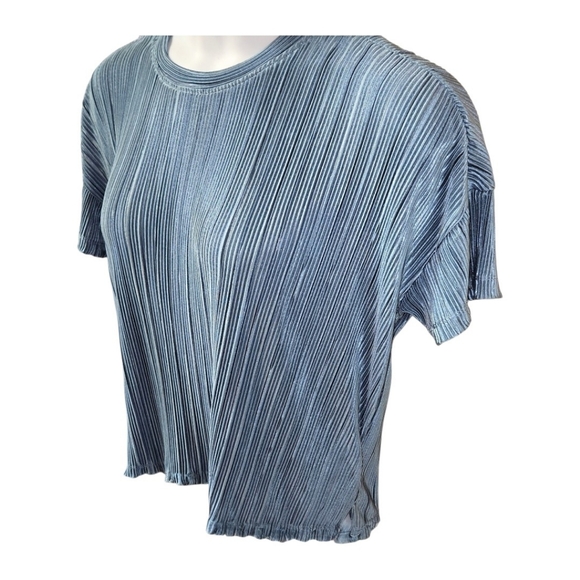 Marc New York S/M Steel Blue Micro Pleated Short Sleeve Subtle Sheen Top - Picture 4 of 12